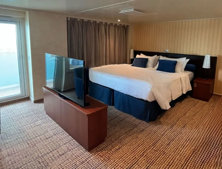 Carnival Horizon Cabin, Pictures & Amenities - Cruise Deck Info